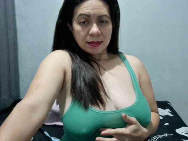 Scarletteb webcam