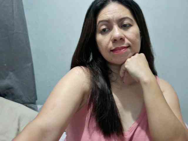 Scarletteb webcam