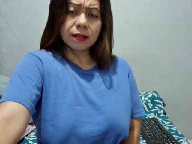 Scarletteb webcam