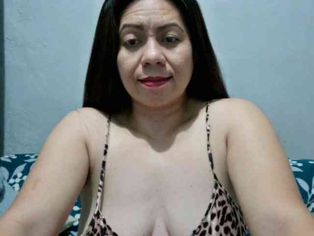 Scarletteb webcam