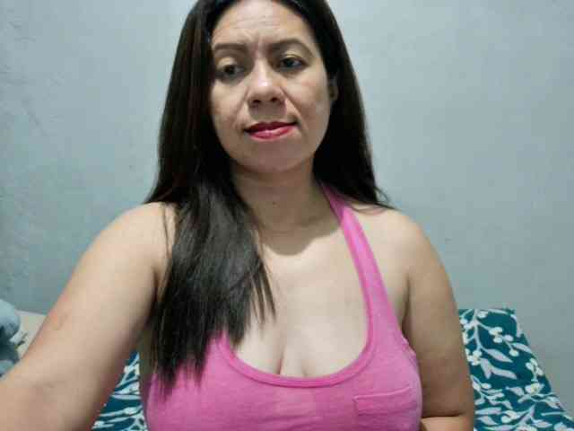 Scarletteb webcam