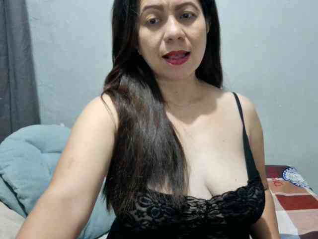 Scarletteb webcam