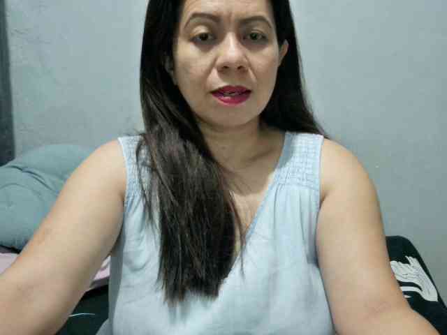 Scarletteb webcam