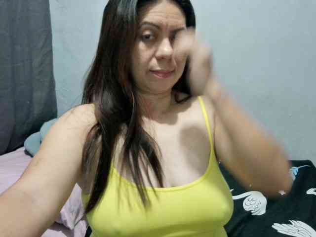 Scarletteb webcam