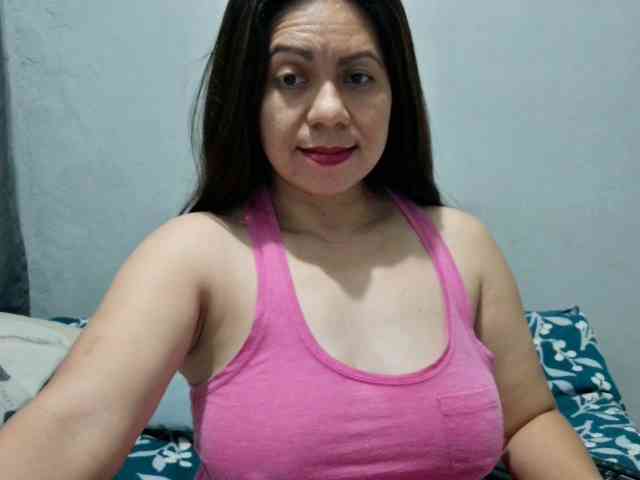 Scarletteb webcam
