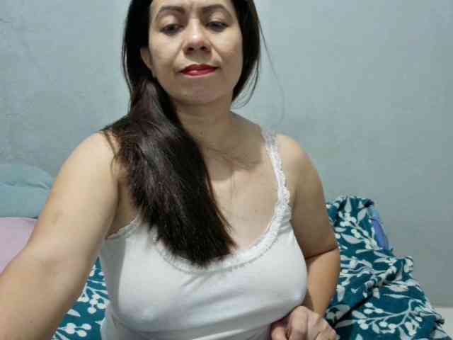 Scarletteb webcam