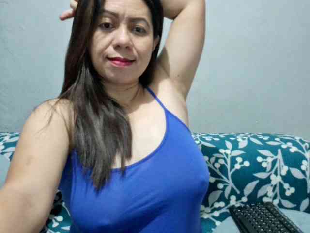 Scarletteb webcam