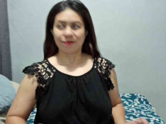 Scarletteb webcam