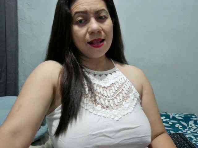 Scarletteb webcam