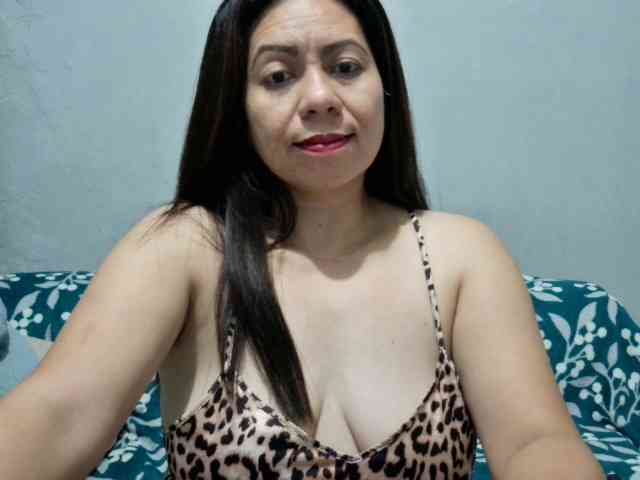 Scarletteb webcam