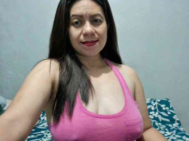 Scarletteb webcam