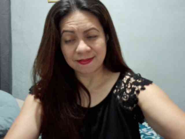 Scarletteb webcam