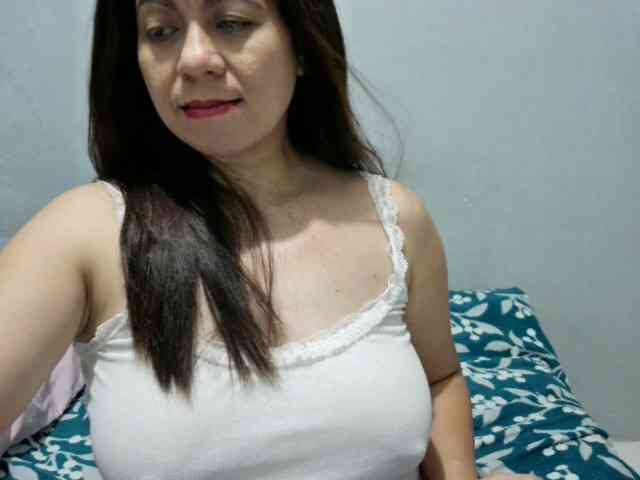 Scarletteb webcam