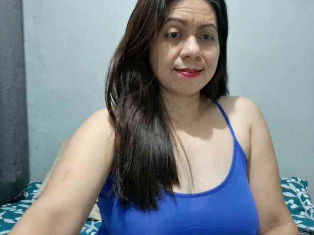 Scarletteb webcam