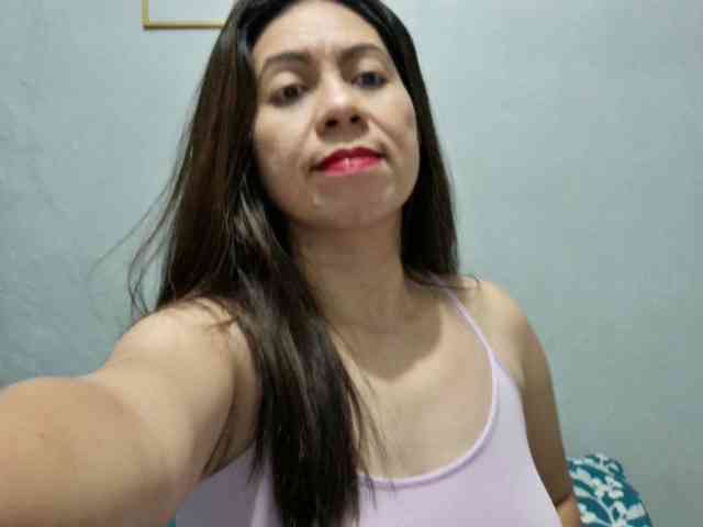 Scarletteb webcam