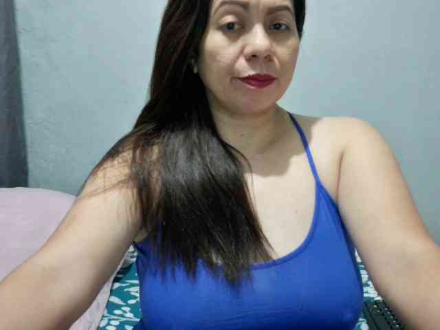 Scarletteb webcam