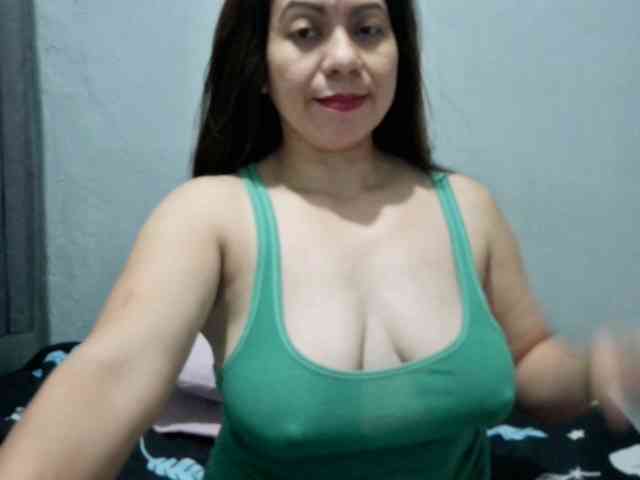 Scarletteb webcam