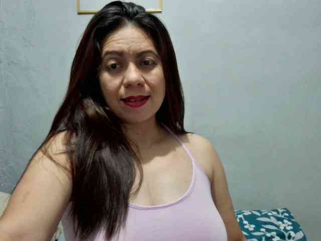 Scarletteb webcam