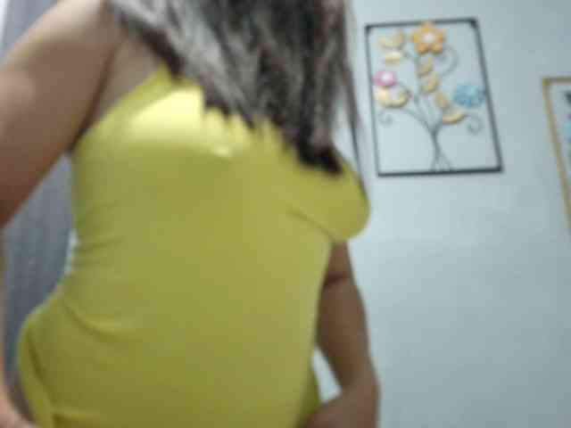 Scarletteb webcam