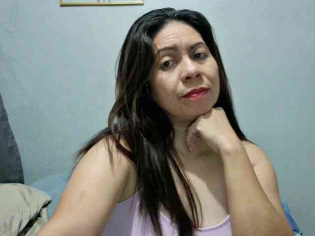 Scarletteb webcam