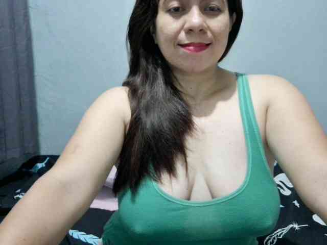 Scarletteb webcam