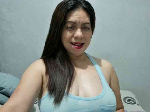Scarletteb webcam