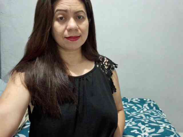 Scarletteb webcam