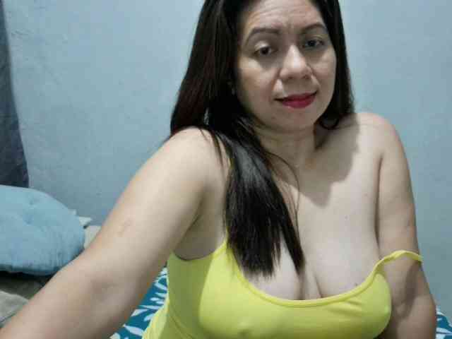Scarletteb webcam