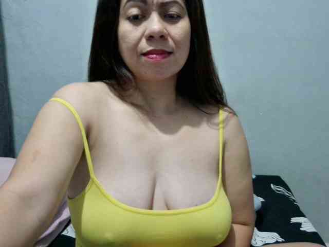 Scarletteb webcam
