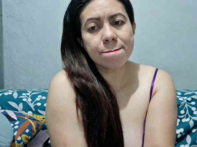 Scarletteb webcam