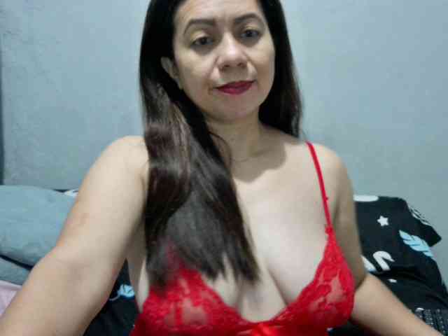 Scarletteb webcam