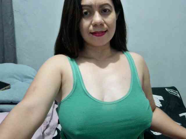 Scarletteb webcam