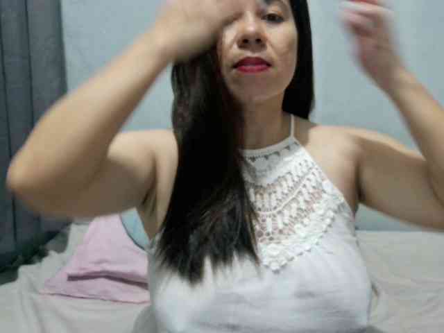 Scarletteb webcam