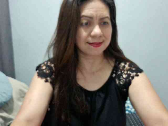 Scarletteb webcam