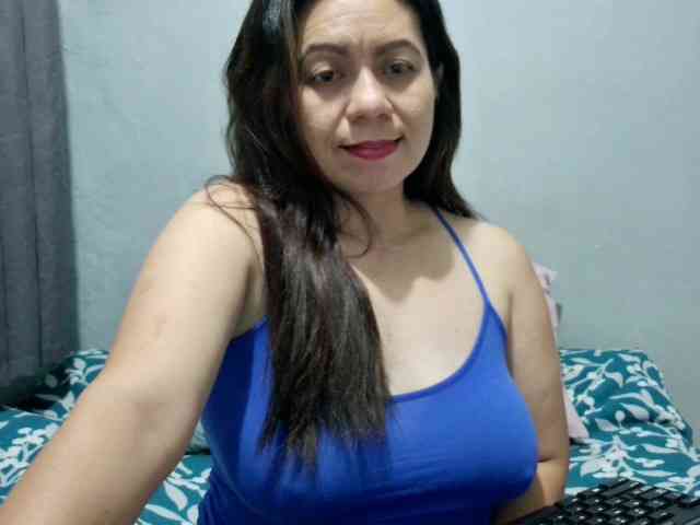 Scarletteb webcam