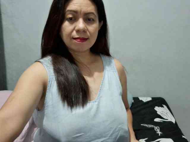 Scarletteb webcam