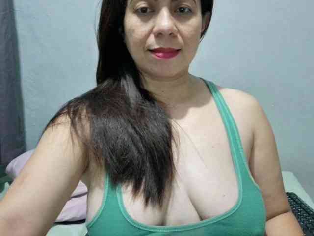 Scarletteb webcam