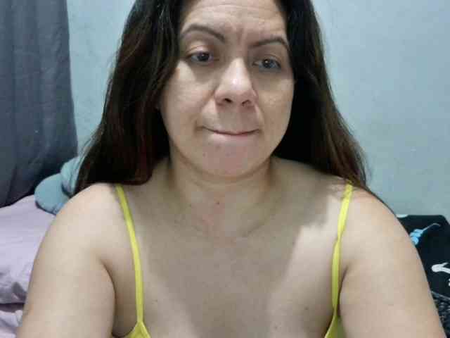 Scarletteb webcam