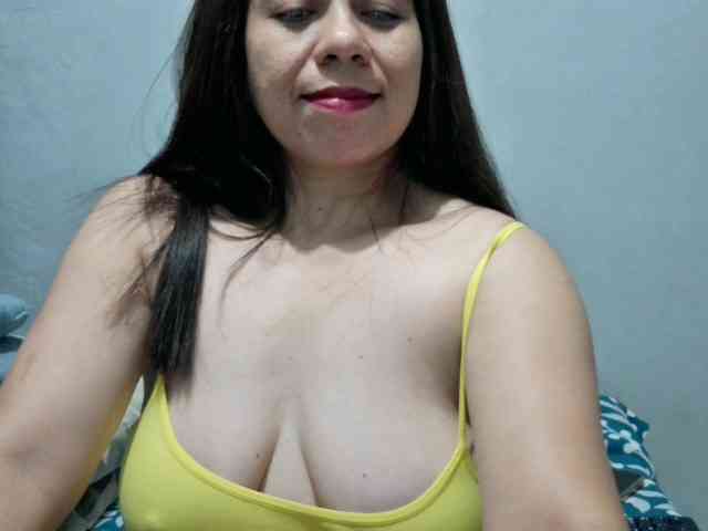 Scarletteb webcam