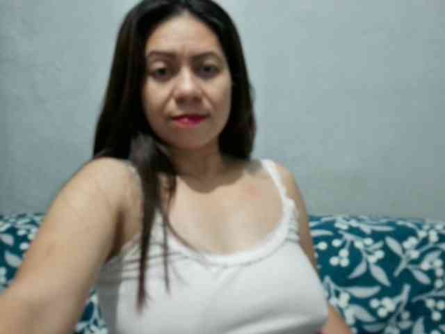 Scarletteb webcam