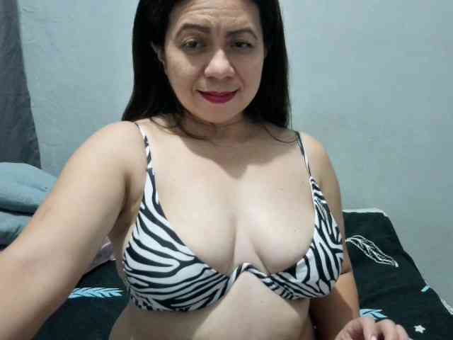 Scarletteb webcam