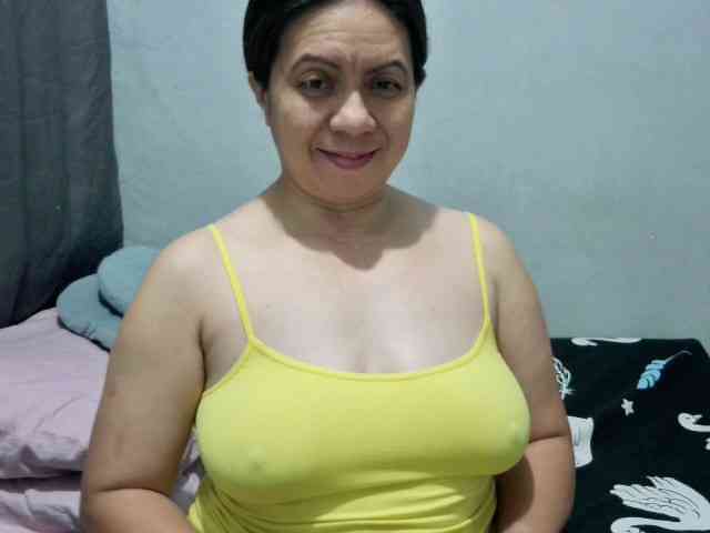 Scarletteb webcam