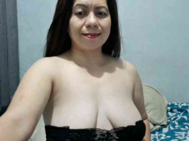 Scarletteb webcam