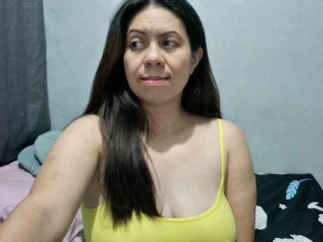 Scarletteb webcam