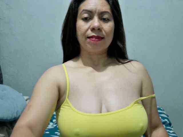 Scarletteb webcam