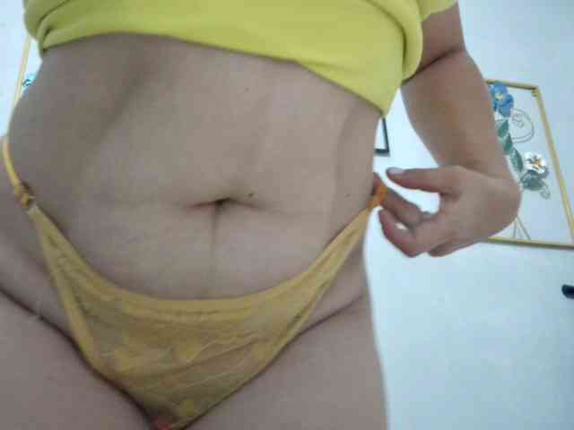 Scarletteb webcam