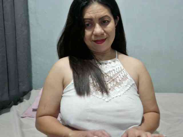 Scarletteb webcam