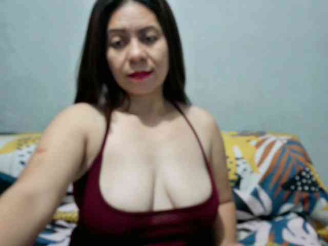 Scarletteb webcam