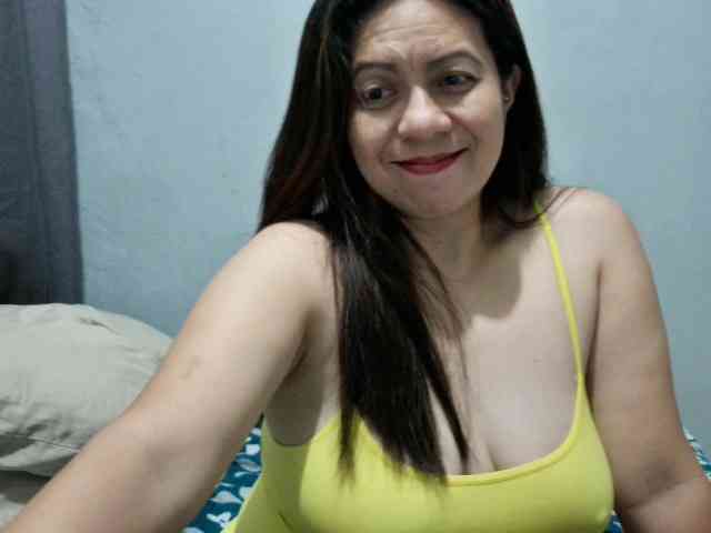Scarletteb webcam