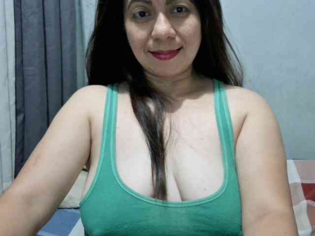 Scarletteb webcam